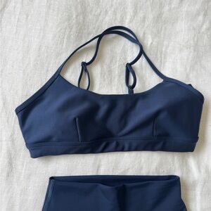 ALO Yoga Airlift Intrigue Bra in Navy NWOT
